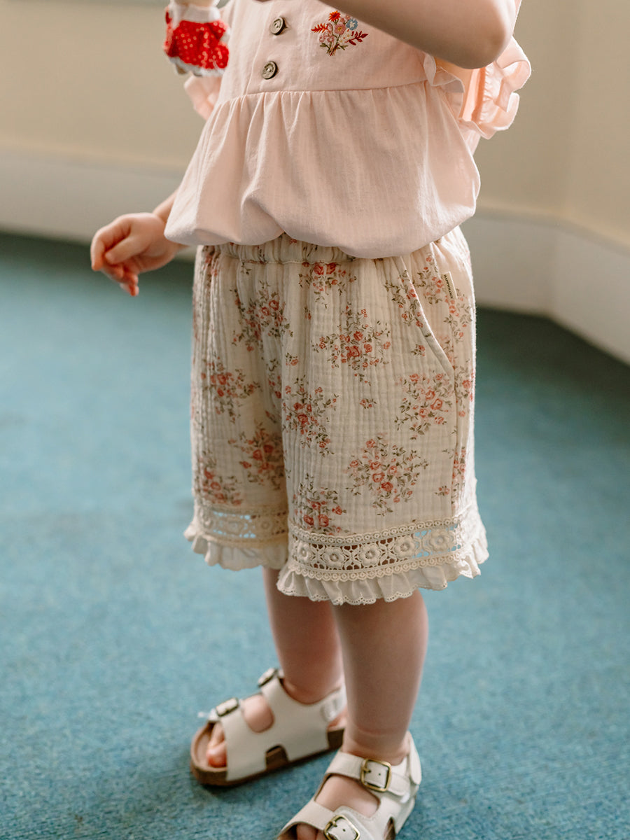 Guimaraes Shorts, Rose Bouquet, White – view 4