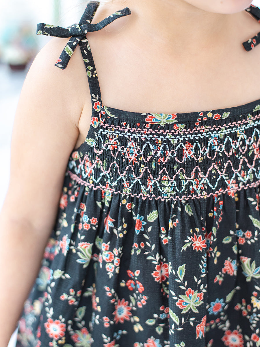 Cerris Smocking Top & Shorts Set, Secret Garden Night – view 4