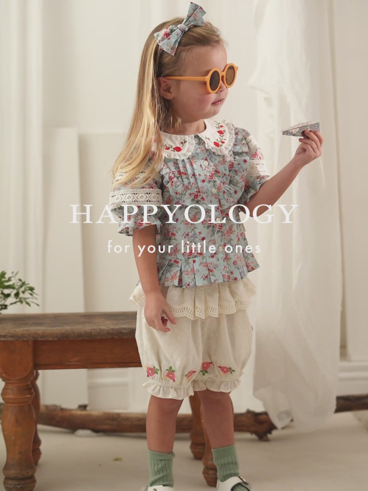Aveiro Embroidered Shorts, Almond White – product video